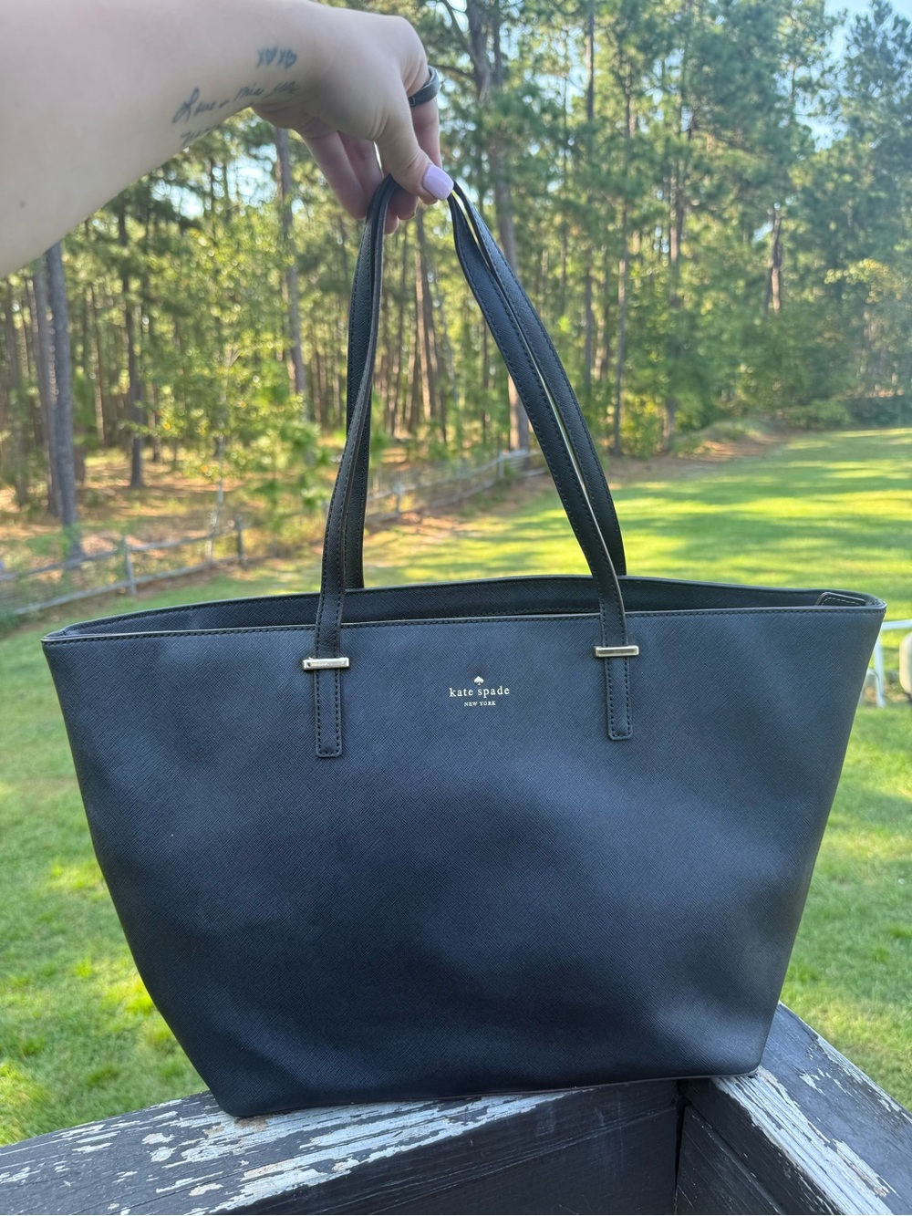 Kate Spade Black Leather Tote Bag - Classic Everyday Shoulder Bag